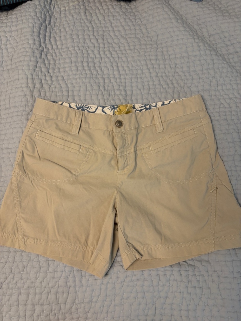 Athleta Beige Khaki Dipper Shorts